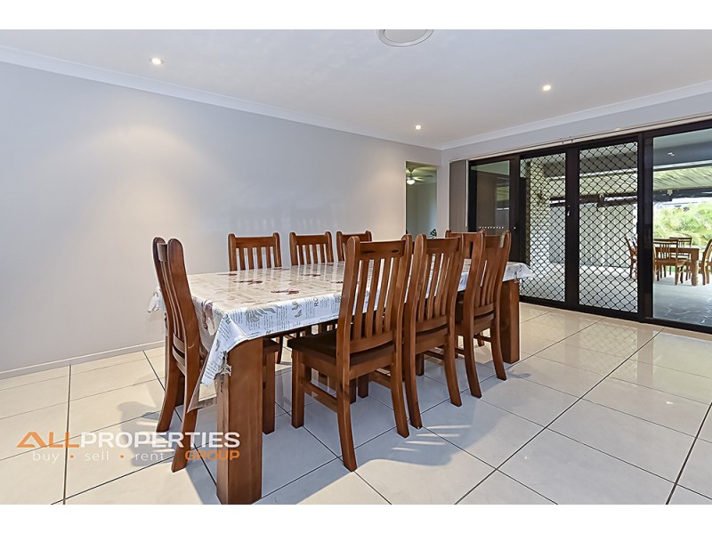 18 Oak Street, Heathwood QLD 4110