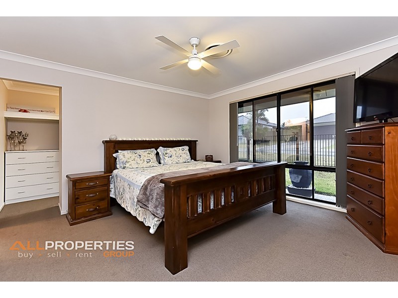 18 Oak Street, Heathwood QLD 4110