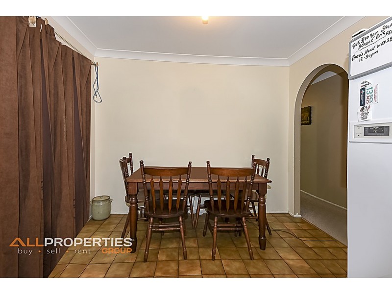 96 Peverell St, Hillcrest QLD 4118