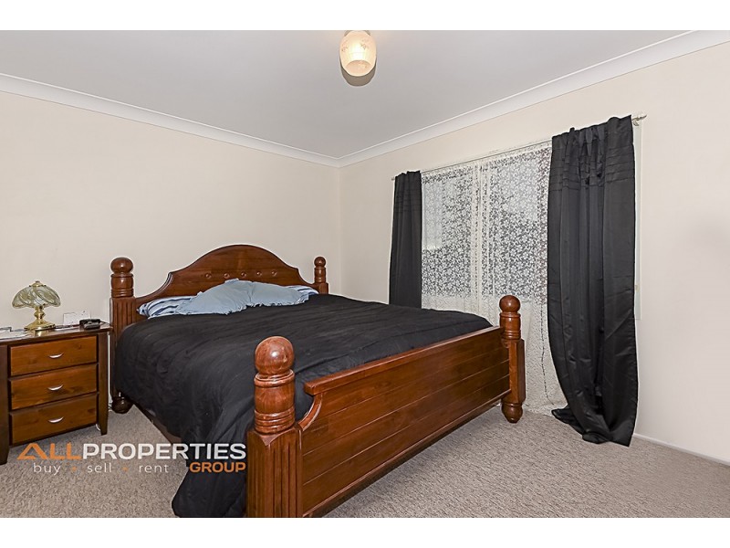96 Peverell St, Hillcrest QLD 4118