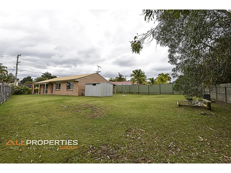 96 Peverell St, Hillcrest QLD 4118