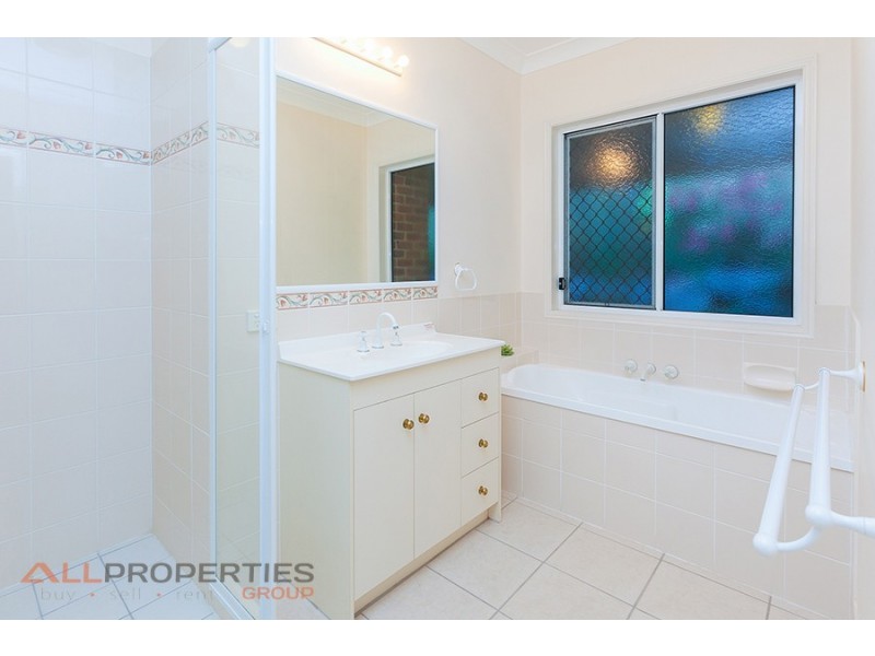 4 Sandlewood Close, Moggill QLD 4070