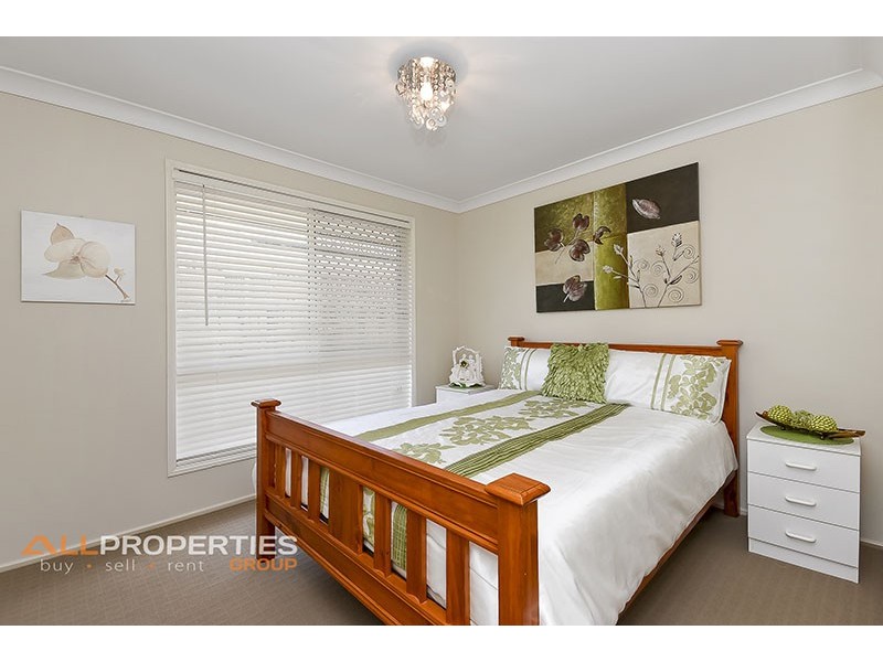10 GREYGUM CT, Regents Park QLD 4118
