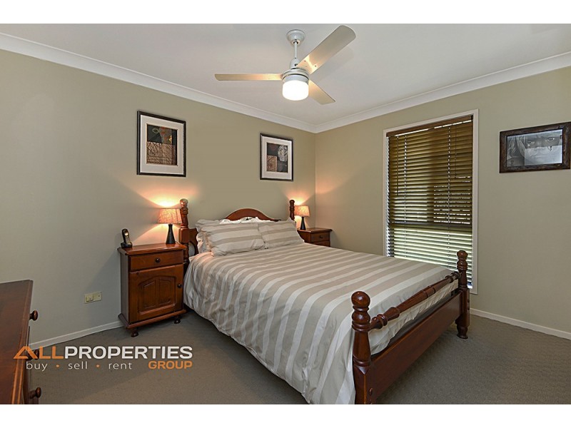 42 REGENCY DRIVE, Regents Park QLD 4118