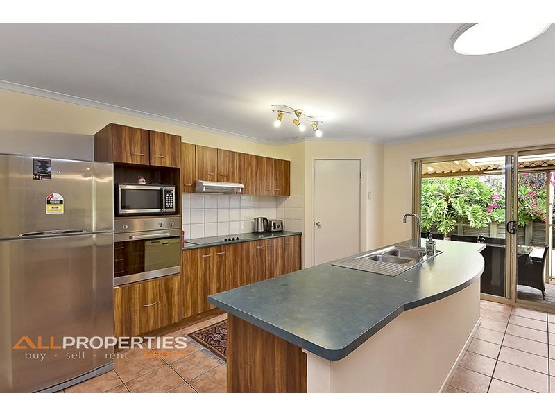 30 Richmond Place, Forest Lake QLD 4078