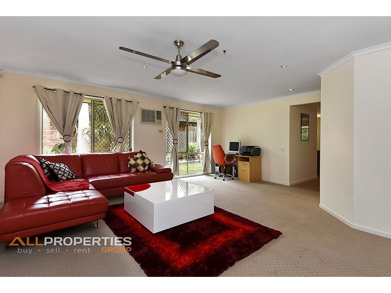 30 Richmond Place, Forest Lake QLD 4078