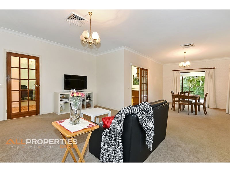 26 Deirwold Court, Forestdale QLD 4118