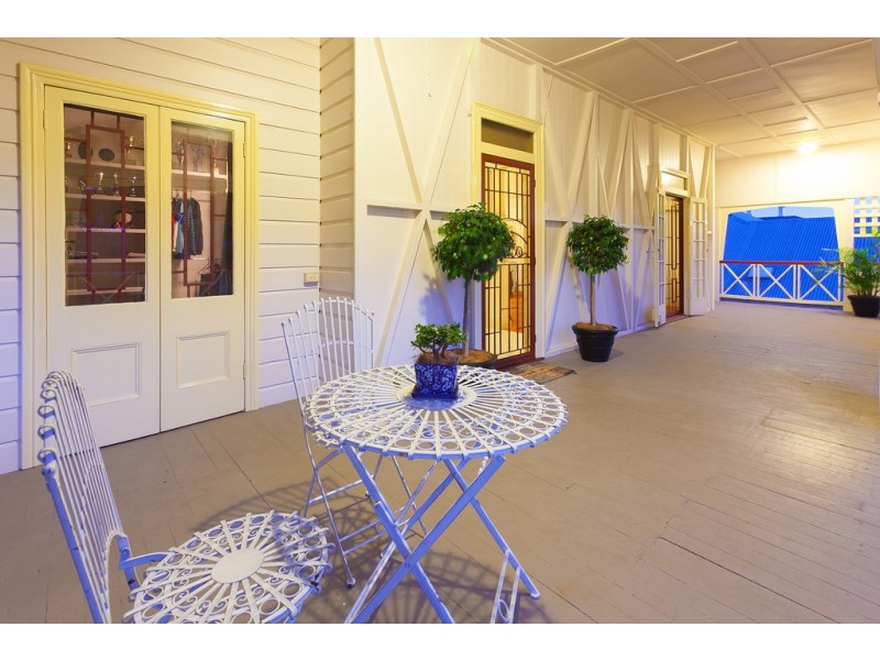 23 Queens Road, Hamilton QLD 4007