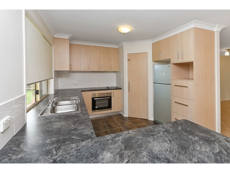 24 Bushland Drive, Regents Park QLD 4118