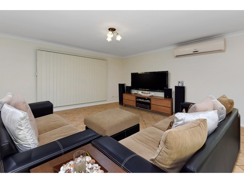 24 Bushland Drive, Regents Park QLD 4118