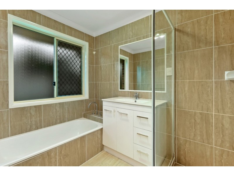 24 Bushland Drive, Regents Park QLD 4118