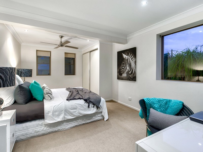 20 Passchendaele St, Tarragindi QLD 4121