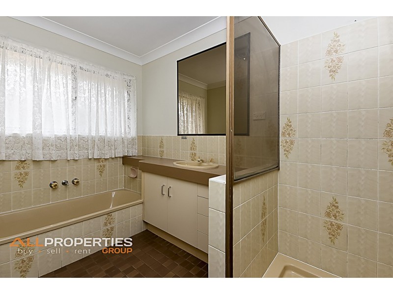 21 VOLANT STREET, Regents Park QLD 4118