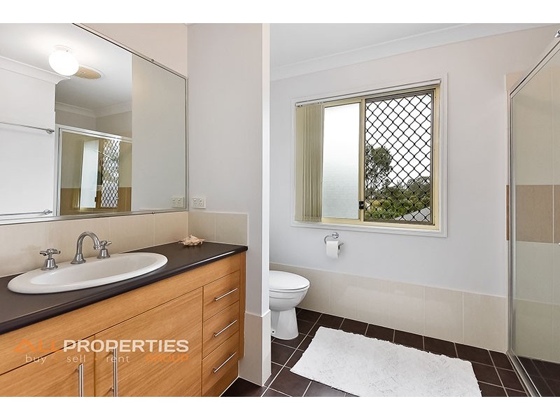 5 Kurrajong Street, Heathwood QLD 4110