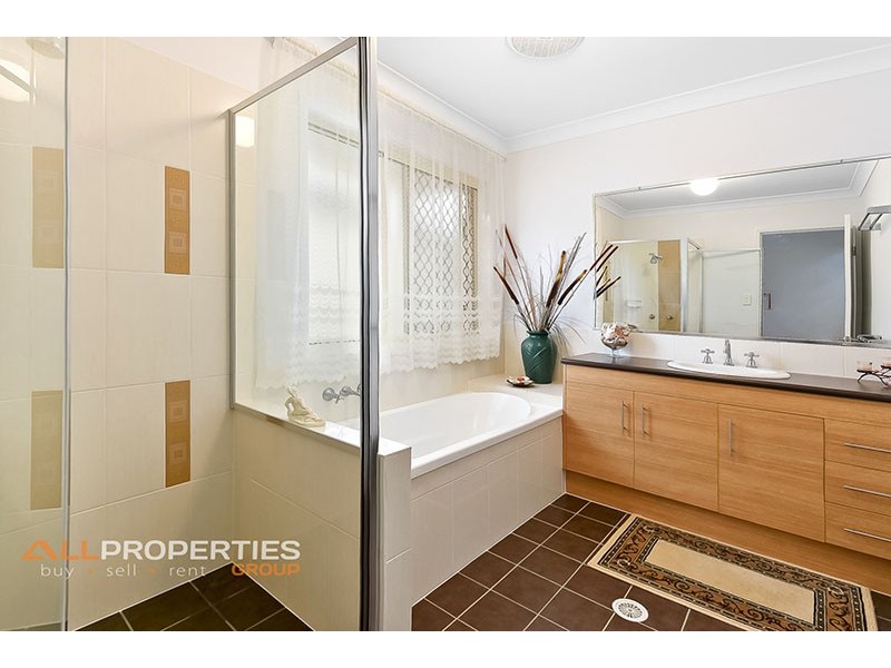 5 Kurrajong Street, Heathwood QLD 4110