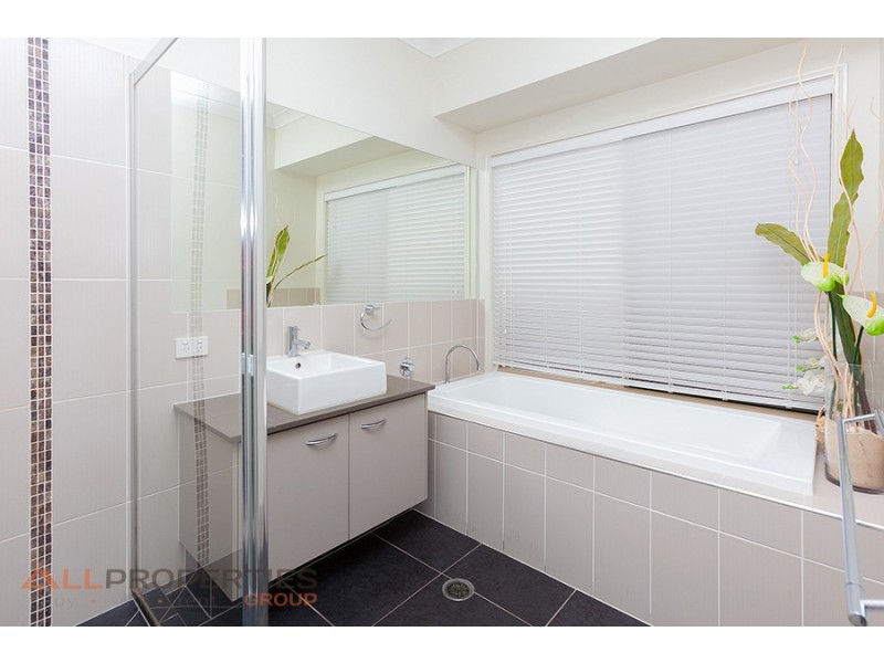 40 Gardenia Circuit, Heathwood QLD 4110