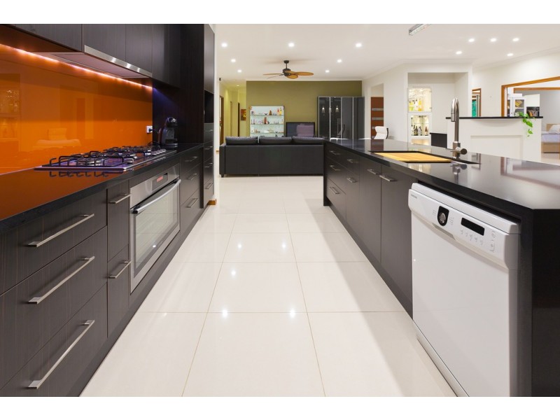 50 Forestdale Dr, Forestdale QLD 4118