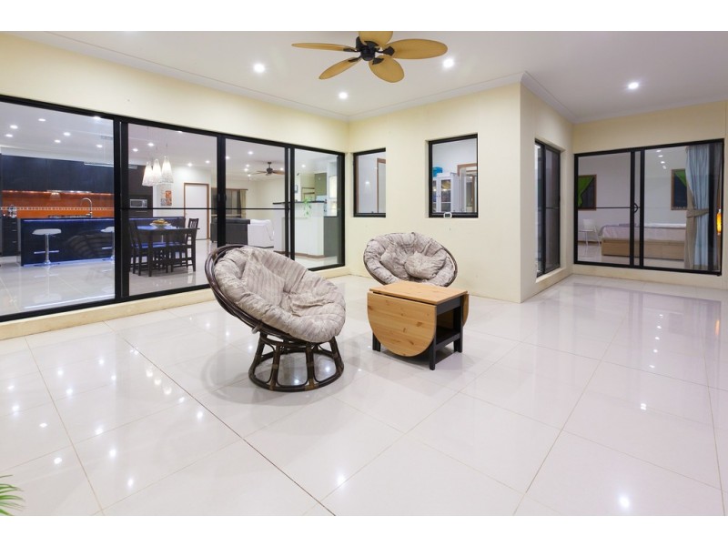 50 Forestdale Dr, Forestdale QLD 4118