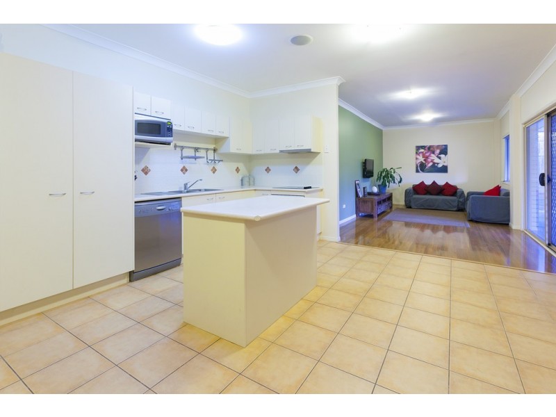 16 Bella Vista Cct, Edens Landing QLD 4207