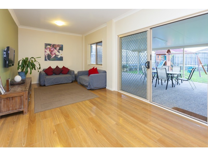 16 Bella Vista Cct, Edens Landing QLD 4207