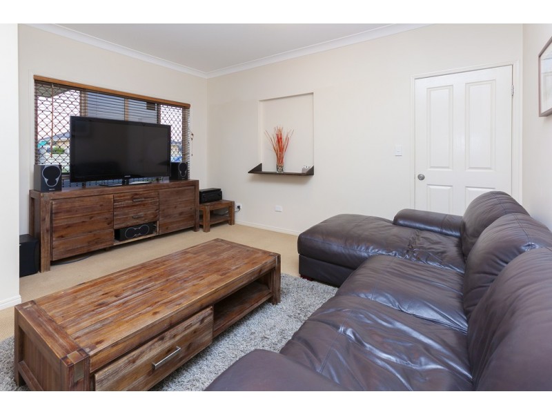 16 Bella Vista Cct, Edens Landing QLD 4207