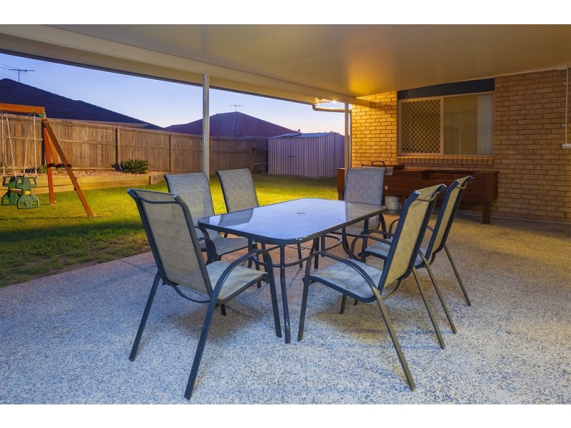 16 Bella Vista Cct, Edens Landing QLD 4207