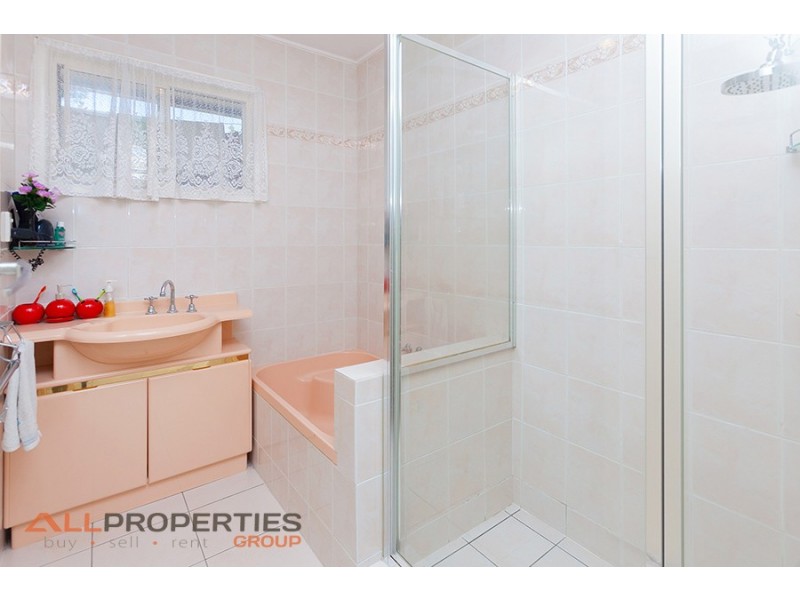 1 Donna Avenue, Rochedale South QLD 4123