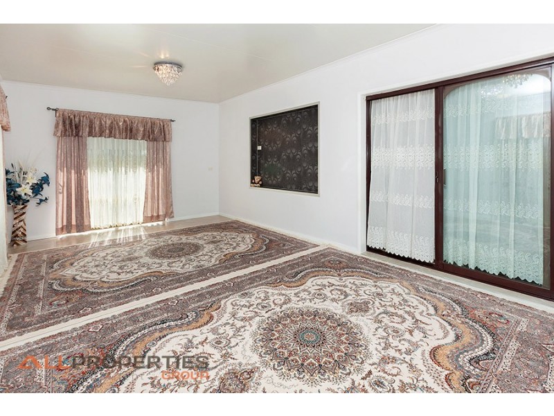 1 Donna Avenue, Rochedale South QLD 4123