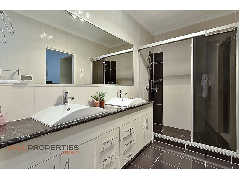 9 Coolibah Street, Heathwood QLD 4110