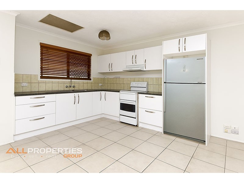 5 DRACON STREET, Regents Park QLD 4118