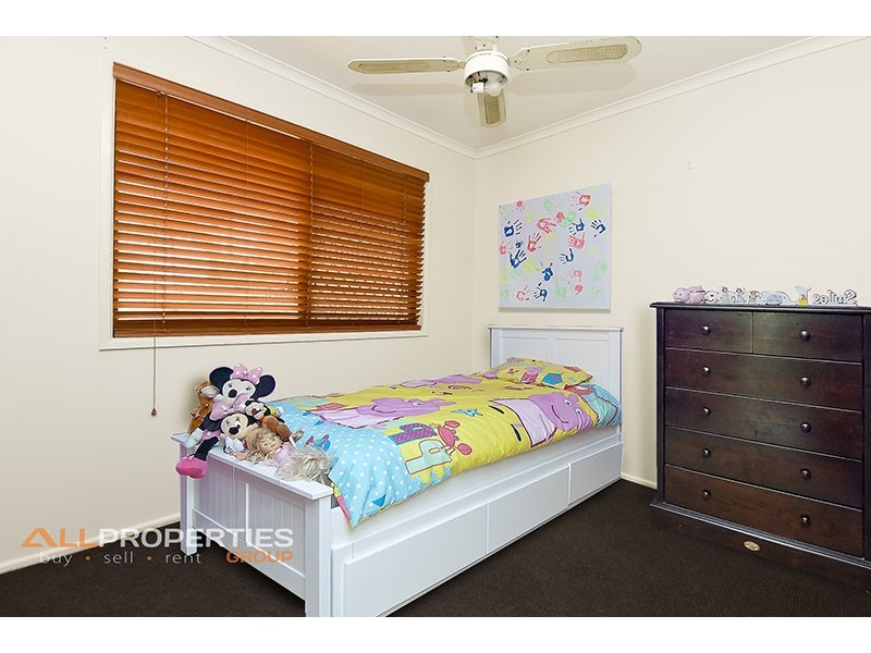 5 DRACON STREET, Regents Park QLD 4118