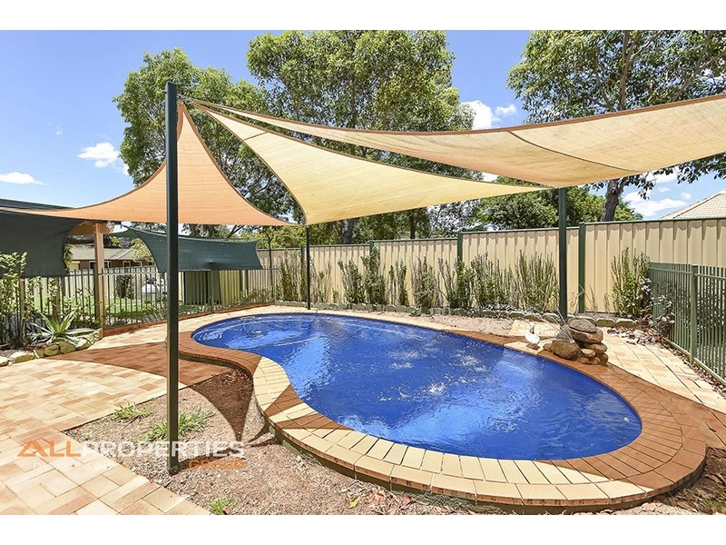 1 McIntyre Street, Hillcrest QLD 4118