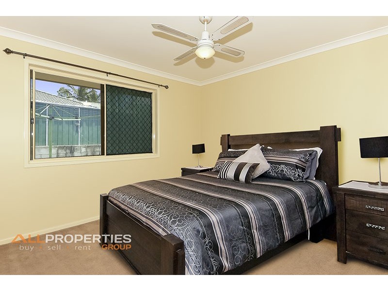 1 McIntyre Street, Hillcrest QLD 4118