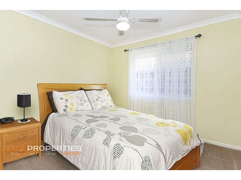 1 McIntyre Street, Hillcrest QLD 4118