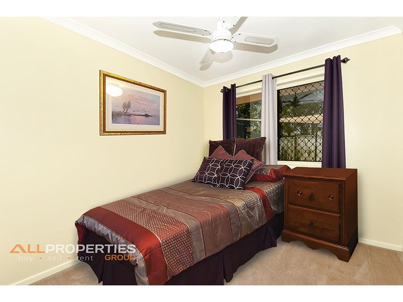 1 McIntyre Street, Hillcrest QLD 4118