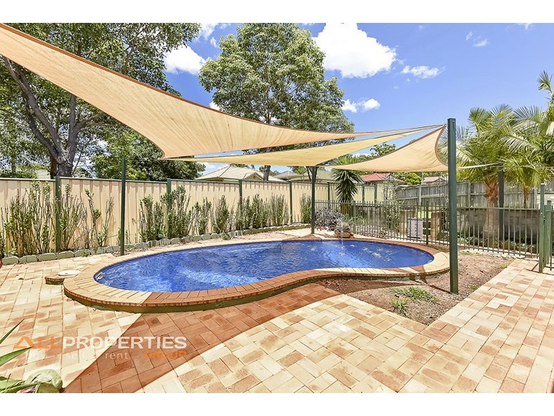 1 McIntyre Street, Hillcrest QLD 4118