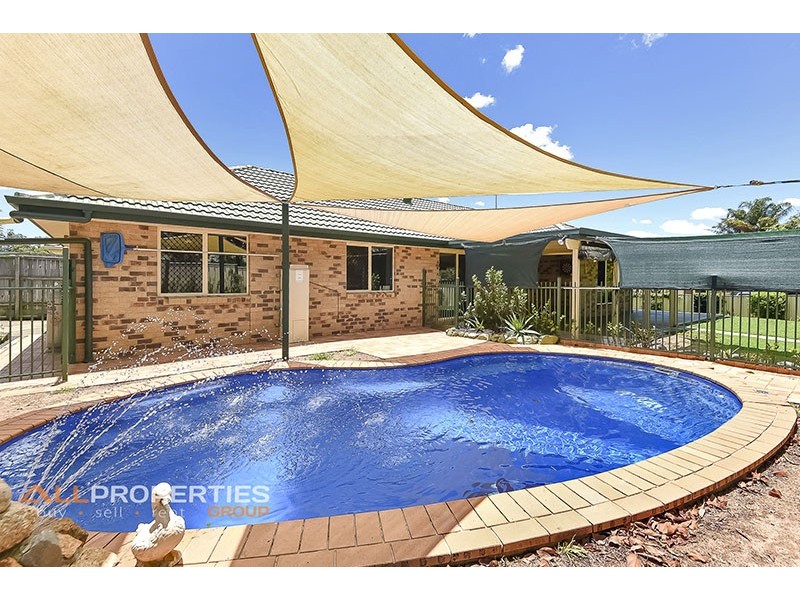 1 McIntyre Street, Hillcrest QLD 4118