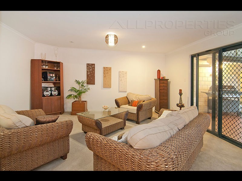 62 Cardwell Close, Munruben QLD 4125