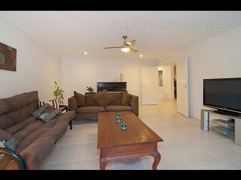 62 Cardwell Close, Munruben QLD 4125