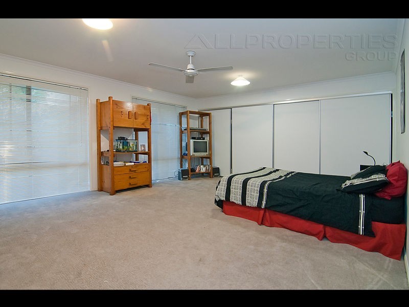 62 Cardwell Close, Munruben QLD 4125