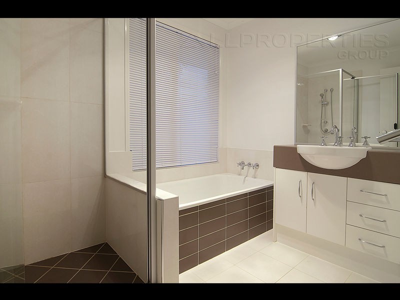 62 Cardwell Close, Munruben QLD 4125