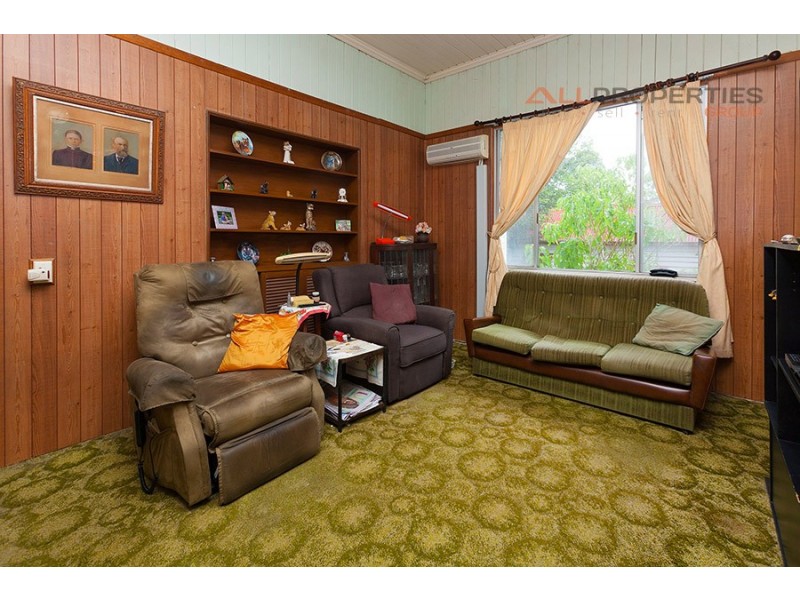 25 Walsh Street, Newtown QLD 4305