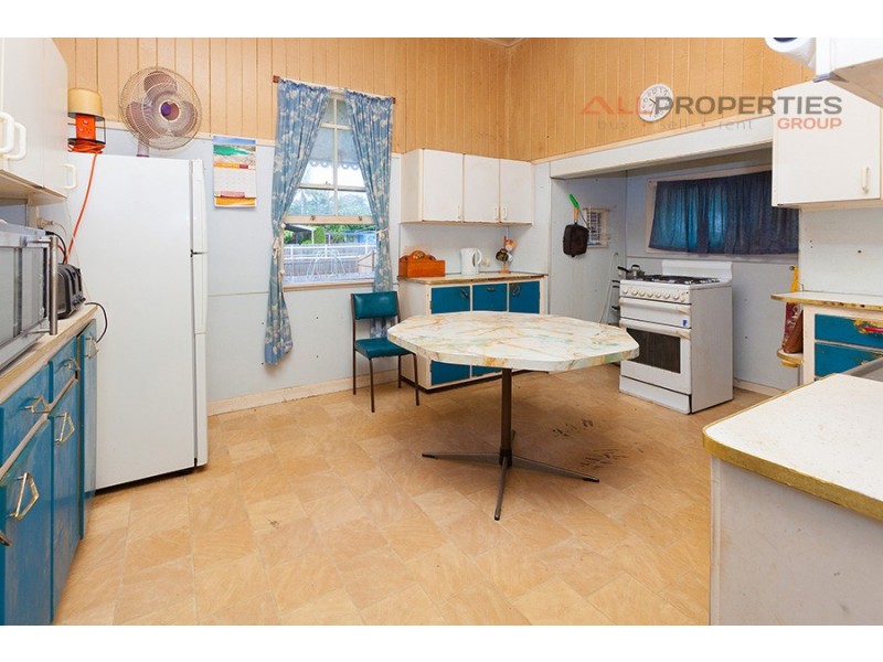 25 Walsh Street, Newtown QLD 4305