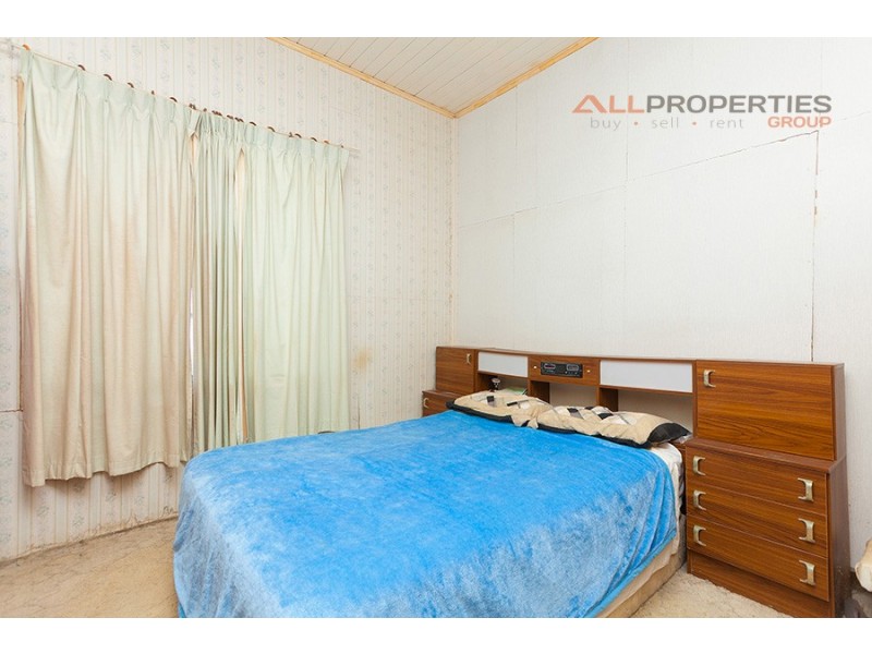 25 Walsh Street, Newtown QLD 4305