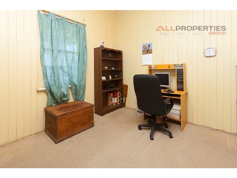 25 Walsh Street, Newtown QLD 4305