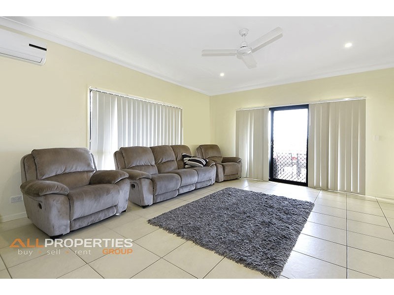 70 Outlook Dr, Waterford QLD 4133
