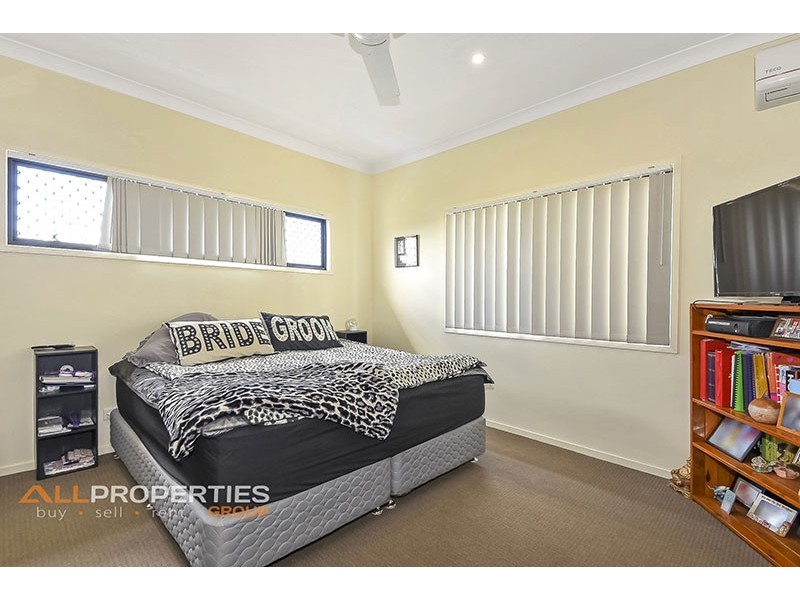 70 Outlook Dr, Waterford QLD 4133