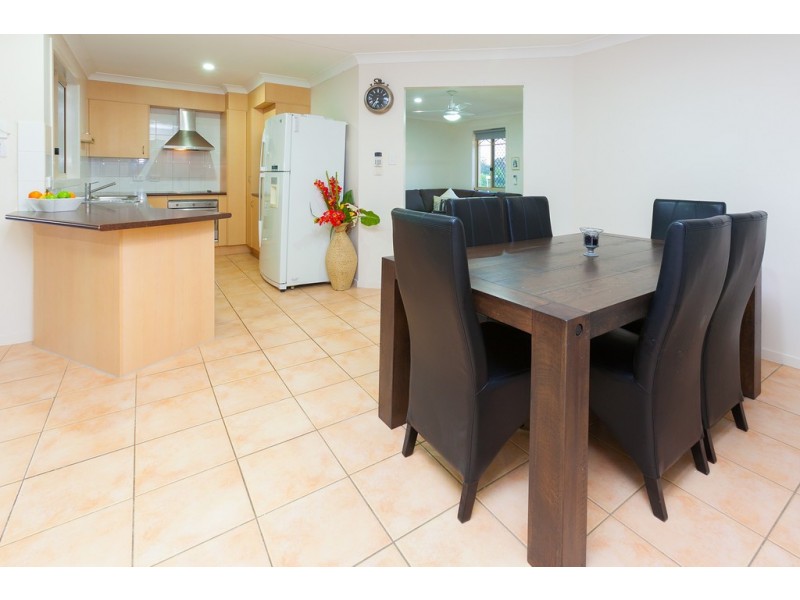 36 Lake Manchester Drive, Logan Reserve QLD 4133