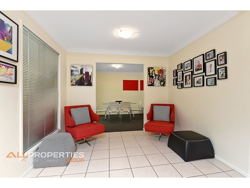 79 Oakview Street, Parkinson QLD 4115