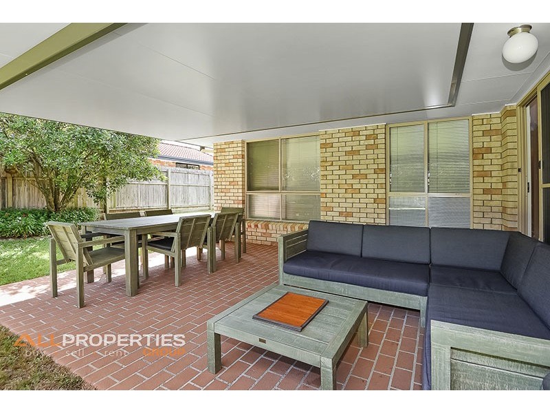 79 Oakview Street, Parkinson QLD 4115